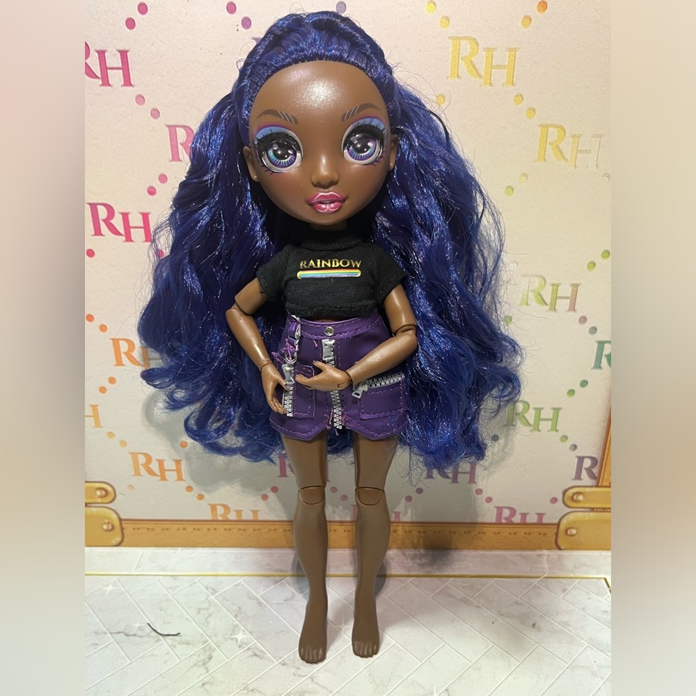 Rainbow High doll krystal Bailey